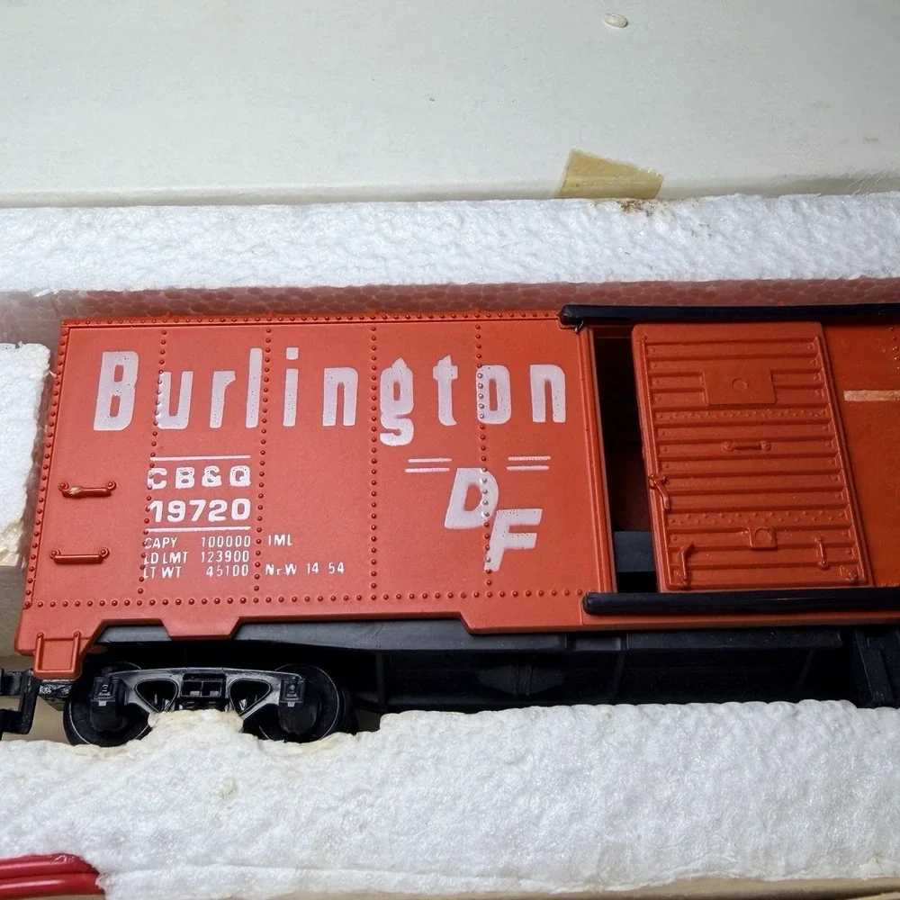 Vintage Tyco HO Scale Freight Unloading Box Car Set (No. 930) Train Set With Box